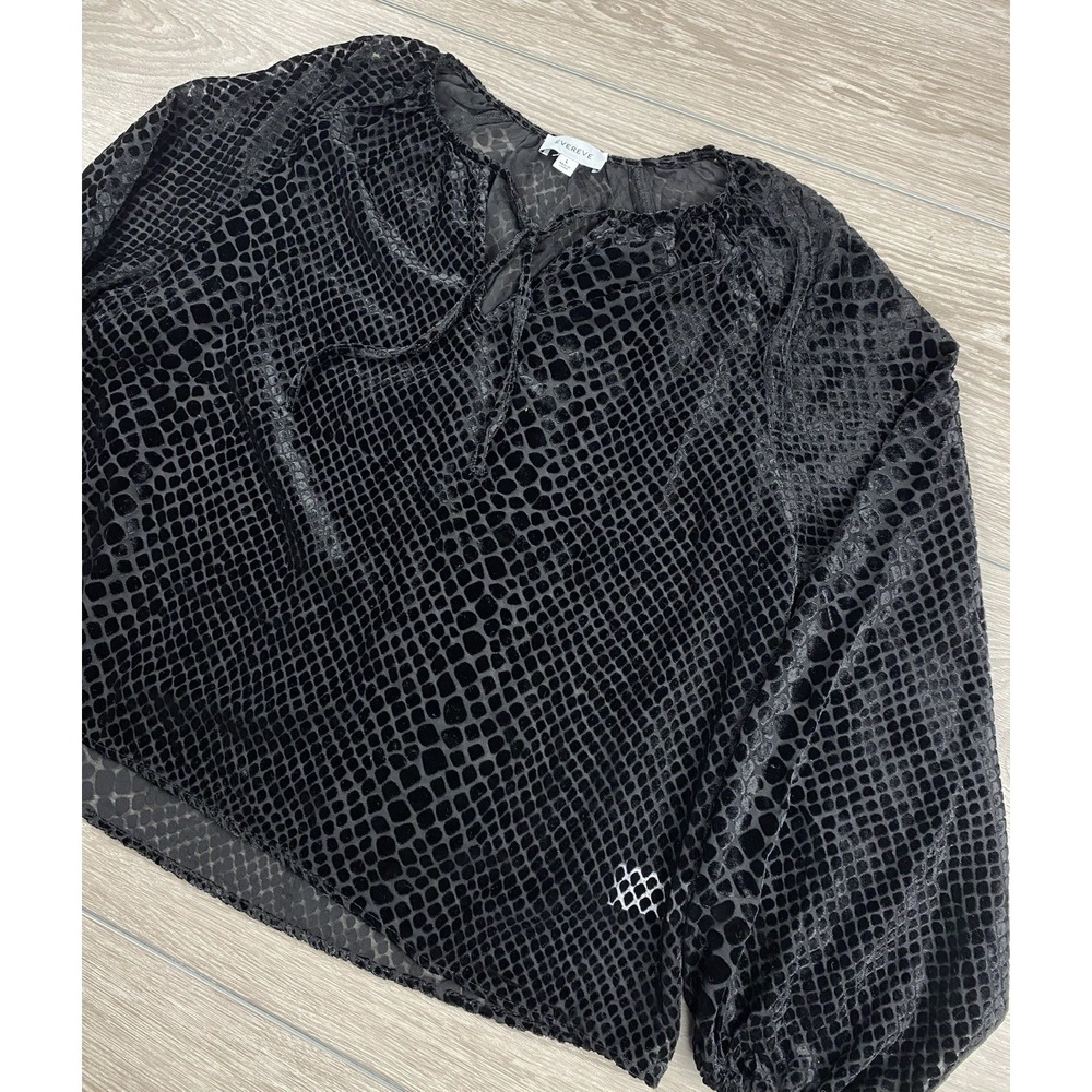 Evereve Women's Velvet Open Neck Blouse Textured Burnout Black Size‎ Large